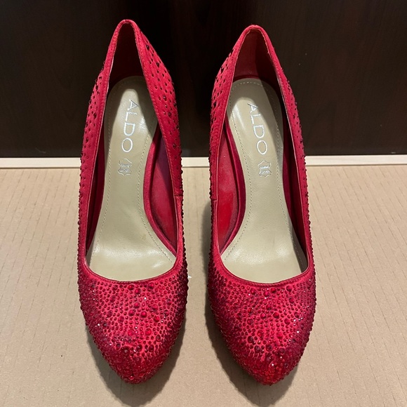 Aldo Red Platform Satin Heels with Rhinestones Size 6.5
Only worn a cpl times - Picture 2 of 6